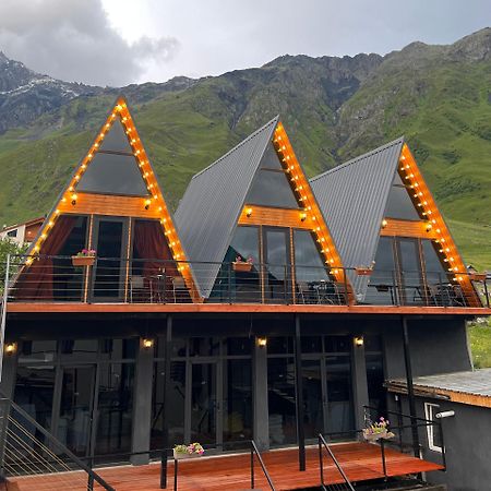Pyramid Kazbegi Hotel Ngoại thất bức ảnh
