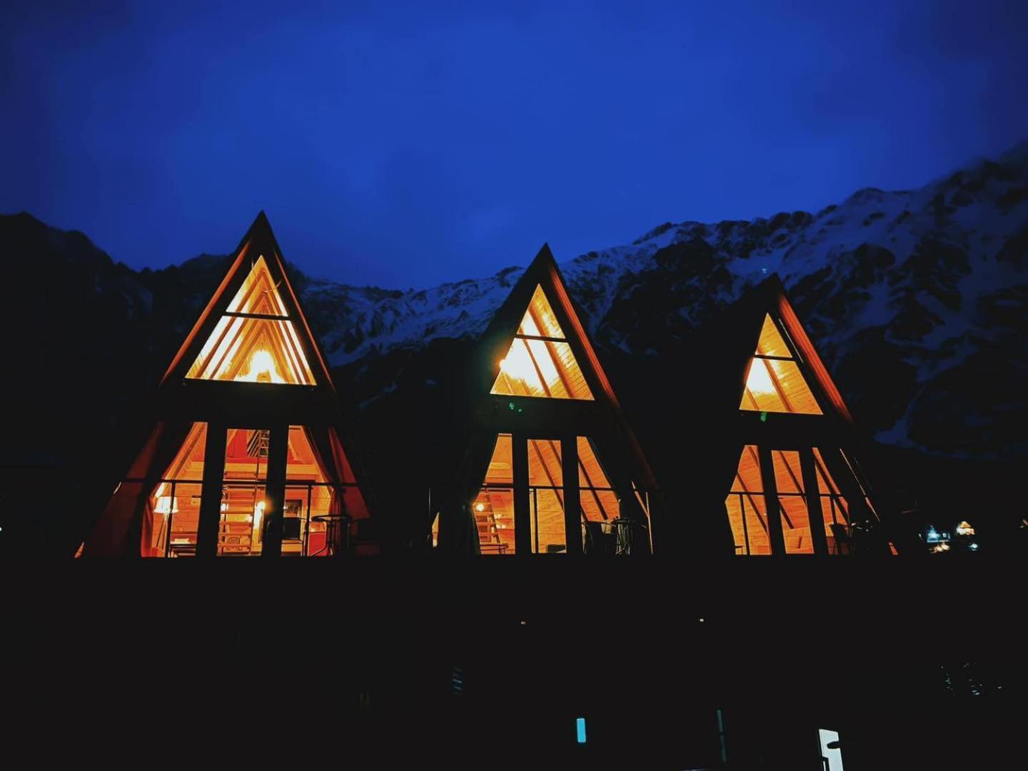 Pyramid Kazbegi Hotel Ngoại thất bức ảnh