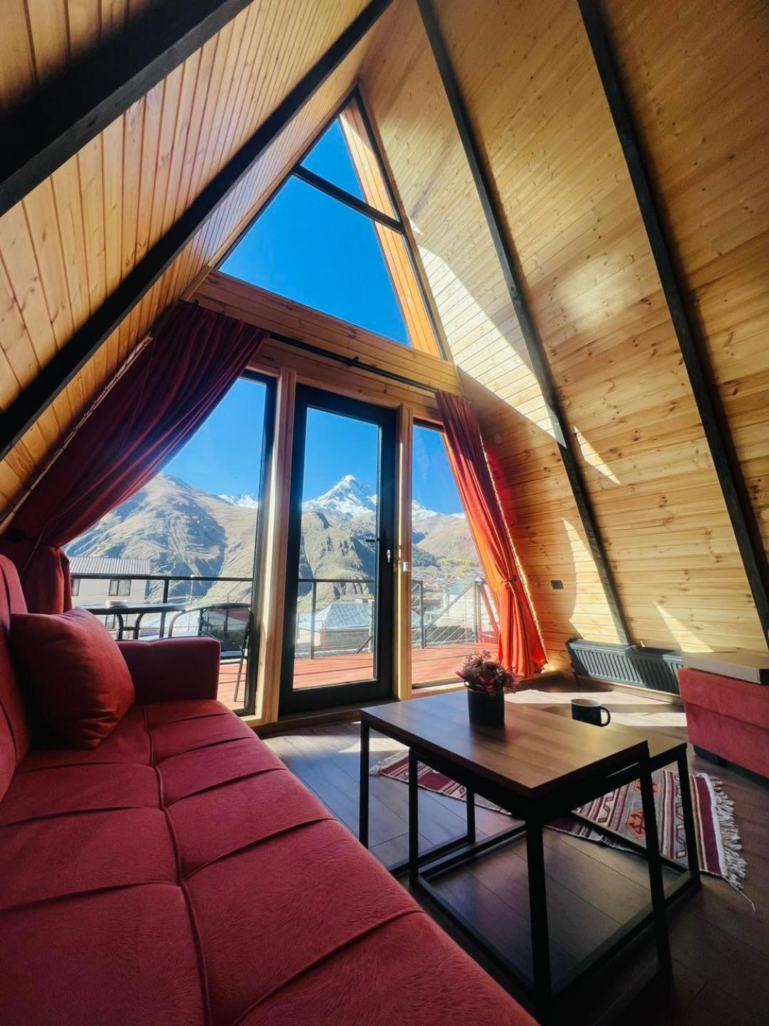 Pyramid Kazbegi Hotel Ngoại thất bức ảnh